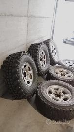 6 cerchi Nissan Terrano gommati off road