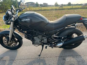 Ducati Monster DARK SD 400 cc