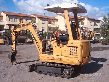 Miniescavatore usato CASE CK15
