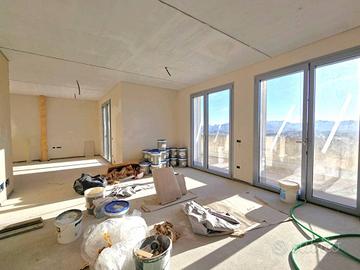 Attico / Mansarda di 153 m² con più di 5 locali e 