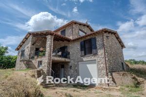 VILLA SINGOLA PANORAMICA TRA LAZIO E UMBRIA