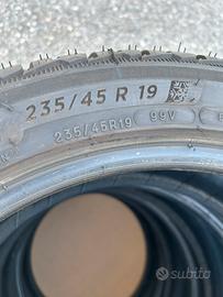 Gomme invernali Michelin 235/45 R19