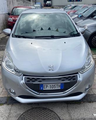 Peugeot 208 1.4 HDi 68 CV 5 porte Allure automatic