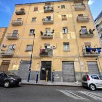 MONOLOCALE A NAPOLI