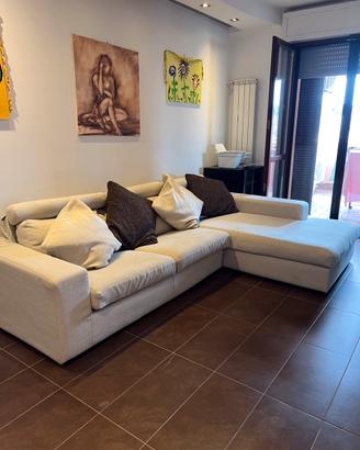 Divano con penisola 2,9 metri x 2,2metri