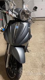 Beverly 300