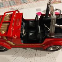 modellino jeep Burago