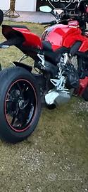 Ducati streetfighter v4