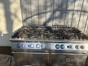 Cucina 8 fuochi e 2 forni