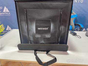 Box Fotografico Neewer LED + Kit oggetti scenici