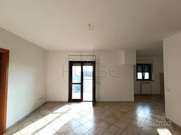 Appartamento di 107 m² con 4 locali e box auto a U