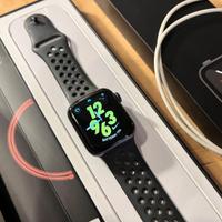 Apple Watch SE Nike 40mm SP Gray