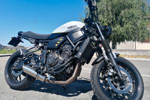 YAMAHA XSR700