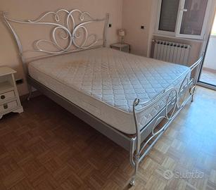 Letto Cantori in ferro battuto in foglia argento