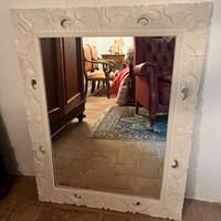 Specchio con cornice bianca  in legno