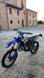 Yamaha YZ 125
