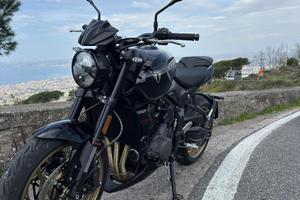 Triumph trident 800