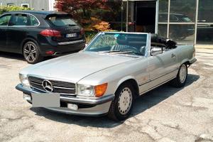 Mercedes 300SL modello R107