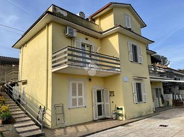 VILLA SINGOLA A GALLICANO NEL LAZIO