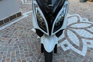 Kymco downtown 300i