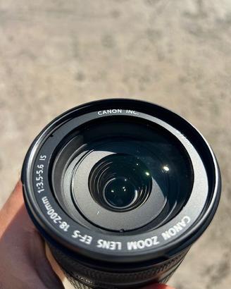 Canon Ef-S 18 - 200