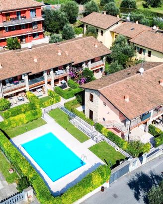 Appartamenti Vacanza con Piscina sul Lago di Garda