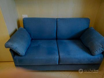 divano due posti con letto una  piazza  e mezza