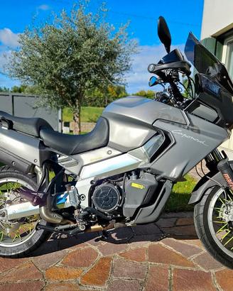 Aprilia Caponord. 1000