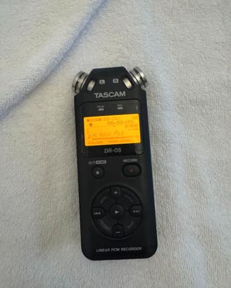 Tascam DR-05 registratore audio PCM con scatola