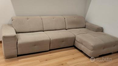 Divano angolare con sedute relax 