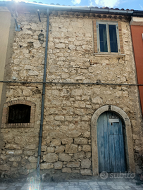 Bilocale in pietra nel borgo di Busso