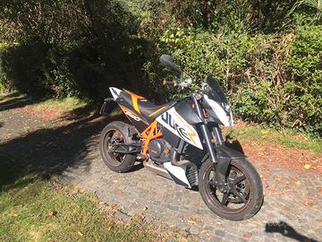 Ktm 690 duke-r