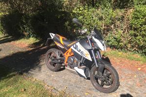 Ktm 690 duke-r
