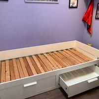 Letto singolo per camera da letto.