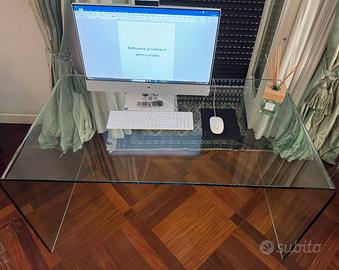 Scrivania in vetro curvato 135x75