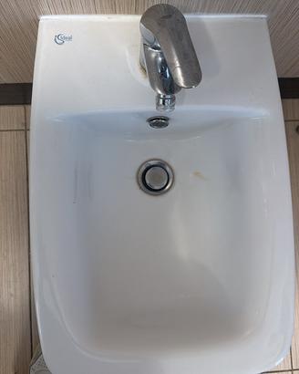 Bidet IDEAL STANDARD Connect + rubinetto GROHE