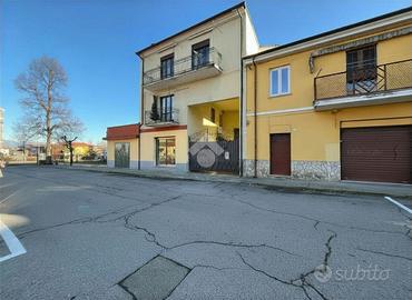 5 LOCALI A BAGNOLO PIEMONTE