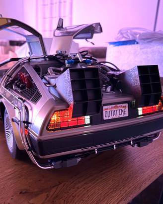 Hot Toys Delorean Mark I