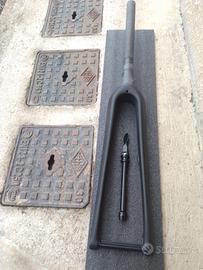 Forcella ciclocross/gravel in carbonio 700c