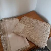 Tovaglia di lino e pizzo di Burano