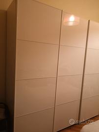 Ikea Pax ante scorrevoli e modulo angolare