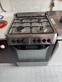 Cucina gas 4 fuochi BEKO forno elettrico con grill