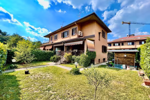 Villetta a schiera di 133 m² con 4 locali e box au