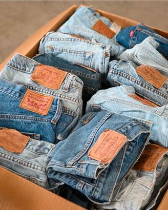 Jeans LEVI'S Vintage (Singoli o Lotti Reseller)