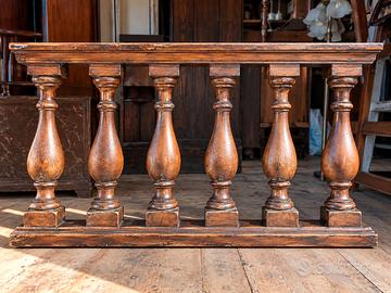 Balaustra antica in legno con colonne tornite