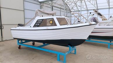 Pilotina Vega 5 con Suzuki 40Hp 2016