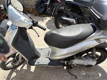 Peugeot looxor 125 anno 2006