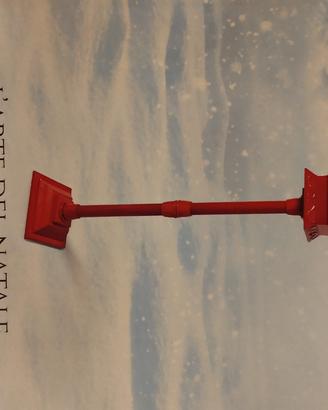 lampione rosso di natale con musica