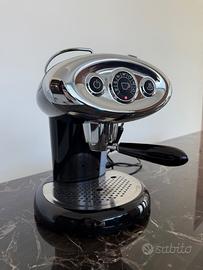 Macchina caffè illy