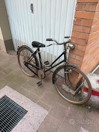 Bici vintage d’epoca originale con dettagli retrò